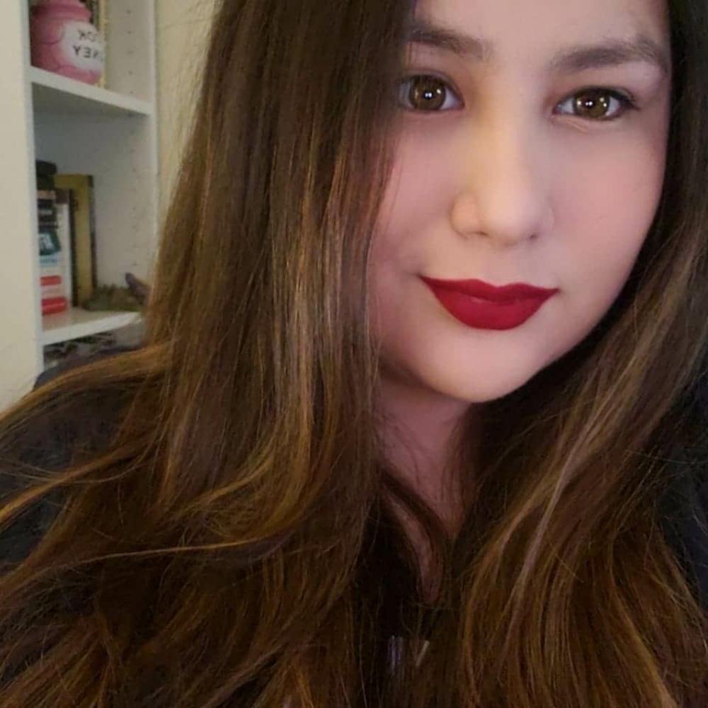 Meet your Posher, Valeria